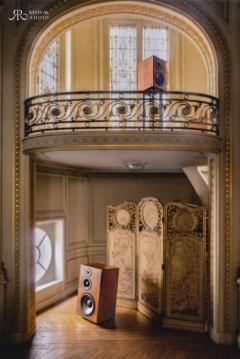 REVIVAL AUDIO ATALANTE 5 WALNUT Grīdas akustiskā sistēma