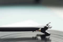 PRO-JECT Essential III White Gloss VINILA PLAŠU ATSKAŅOTĀJS