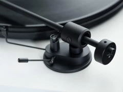 PRO-JECT PRIMARY E WHITE VINILA PLAŠU ATSKAŅOTĀJS