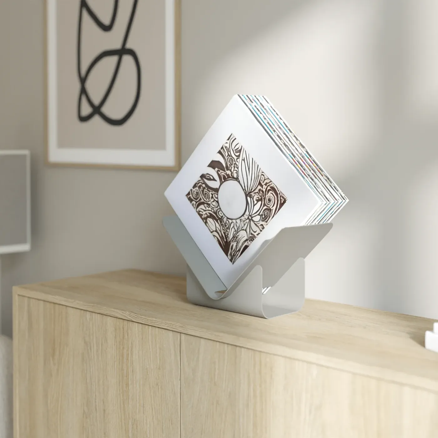 ESSENTIALS FORMEL-V LIGHT GREY VINYLSTAND/SHELF AKSESUĀRI VINILA ATSKAŅOTĀJAM